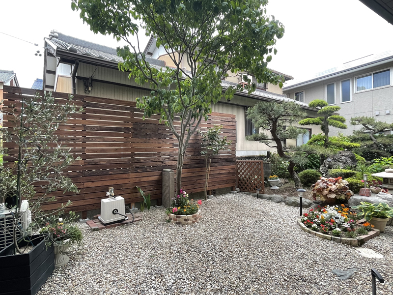 西尾市:木製フェンスリフォームで目隠しと通風性を両立 西尾市:木製フェンスリフォームで目隠しと通風性を両立