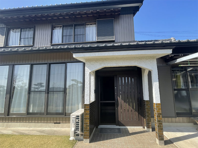 西尾市:耐久性の高いリシェント玄関引戸に1日でリフォーム 西尾市:耐久性の高いリシェント玄関引戸に1日でリフォーム