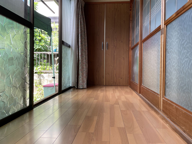 西尾市:経年劣化で傷んだ広縁のフローリング張り替えリフォーム 西尾市:経年劣化で傷んだ広縁のフローリング張り替えリフォーム