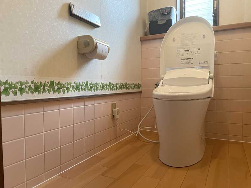 西尾市:工期2日でお手入れラクラクで快適なトイレへリフォーム 西尾市:工期2日でお手入れラクラクで快適なトイレへリフォーム