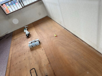 カーペット剥がし