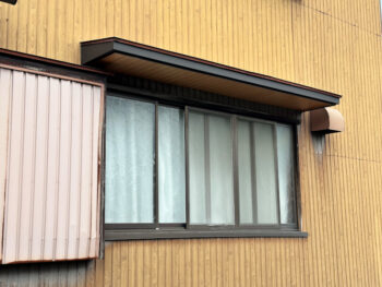 西尾市：雨漏り対策も万全　庇の補修で長く安心できる住まいに