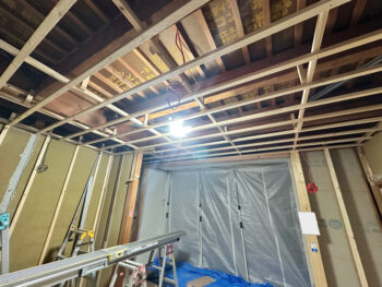 天井・壁下地施工、フローリング施工