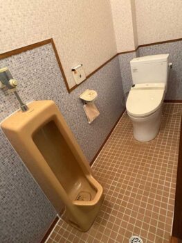 西尾市：タイルの不安を解消し断熱性も高めたトイレリフォーム