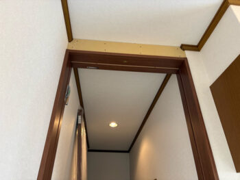 ドア枠